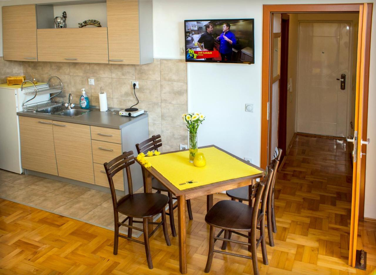 Anthony Apartment Ni Exterior foto